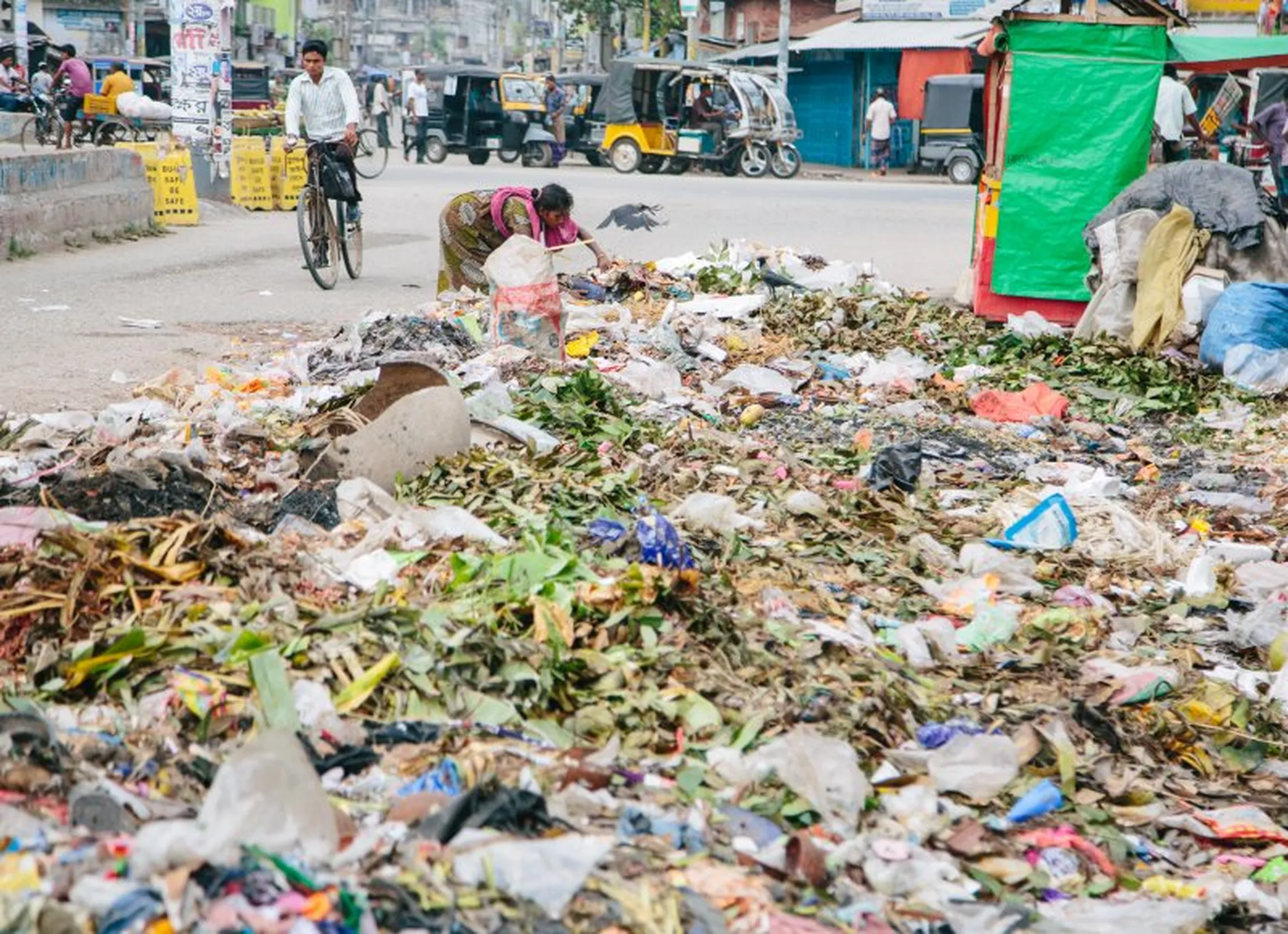 Municipal waste strewn in a street in Khulna