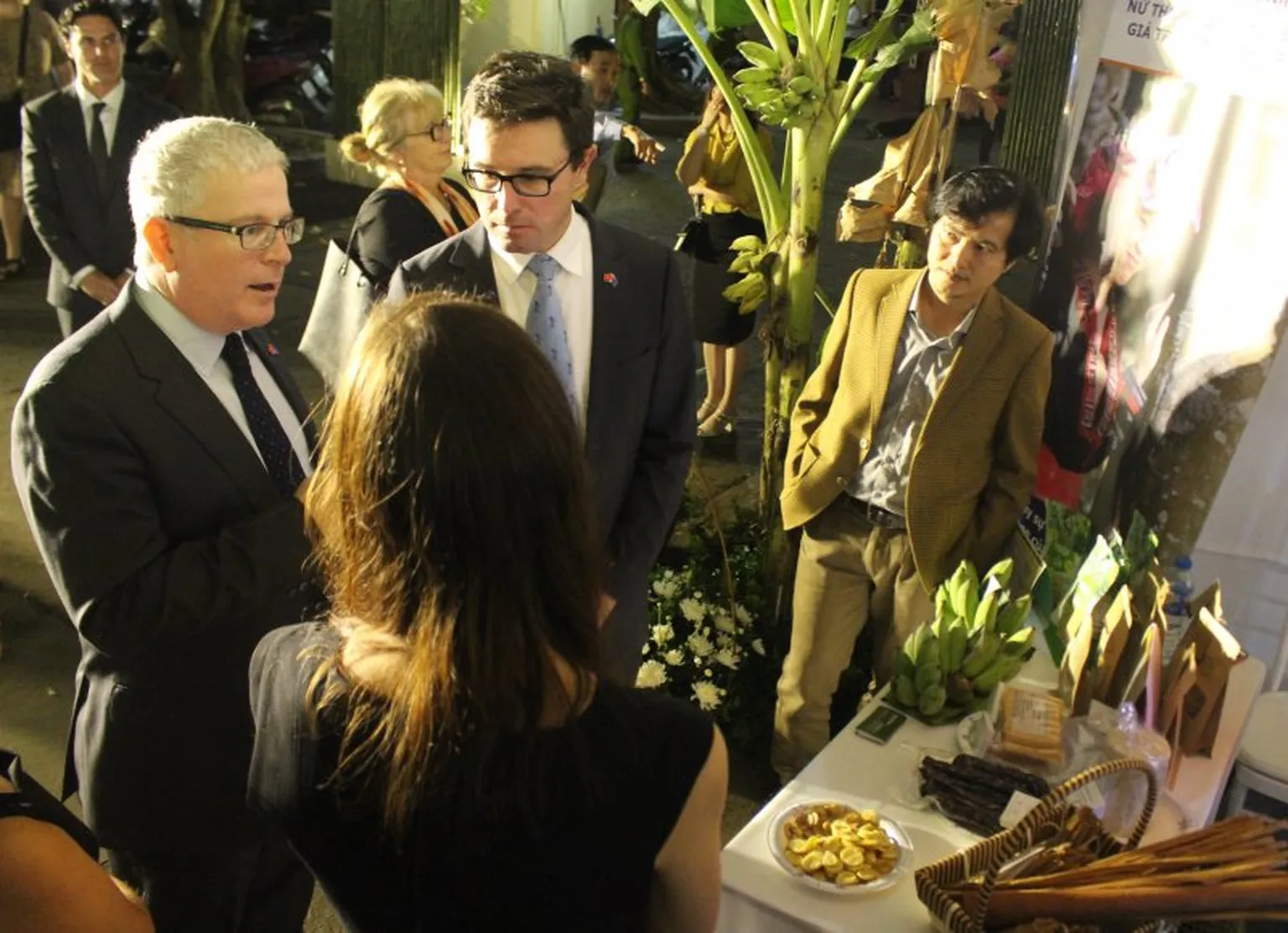 H.E. Mr. Craig Chittick (l) and Mr. Littleproud (r) at the Aus4Equality booth