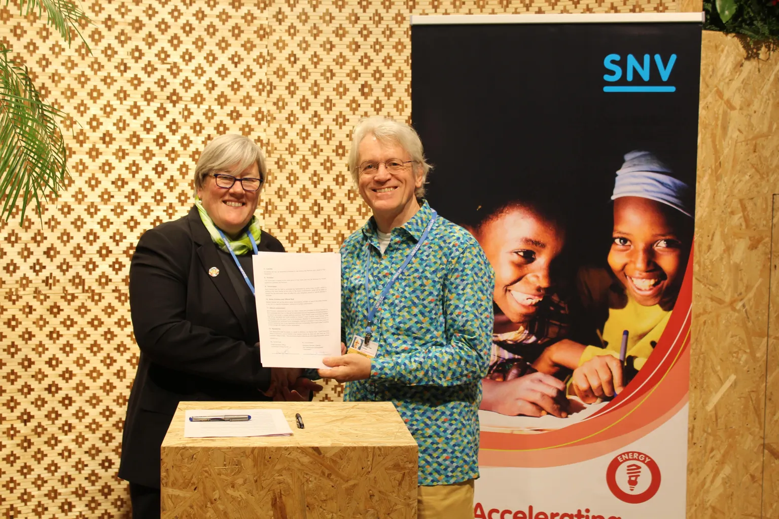 SNV and SEforALL partner for initiative to light up the lives of millions of families