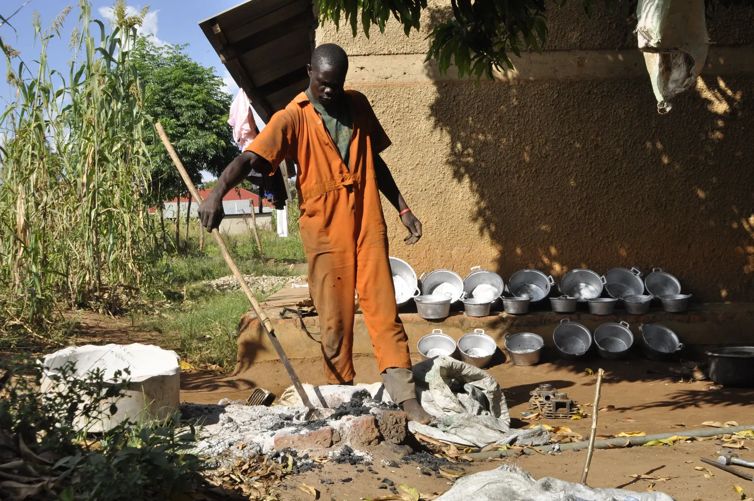 Gift makes saucepans for sale