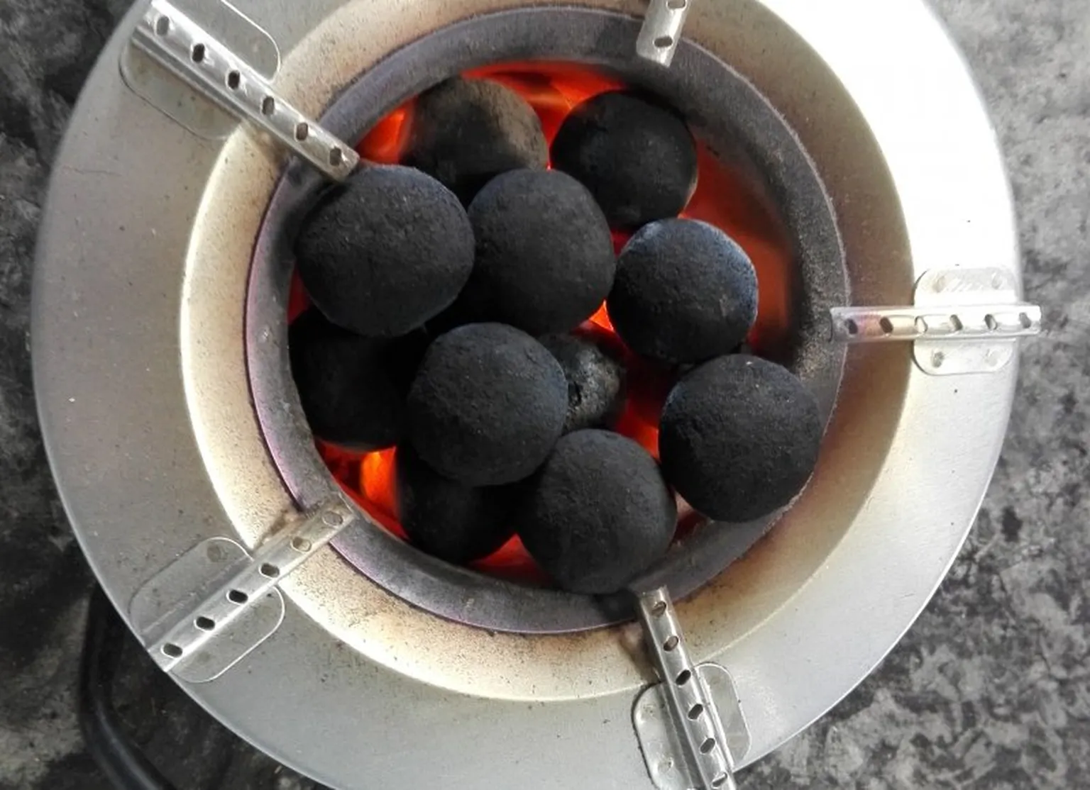 MakaaDotcom briquettes