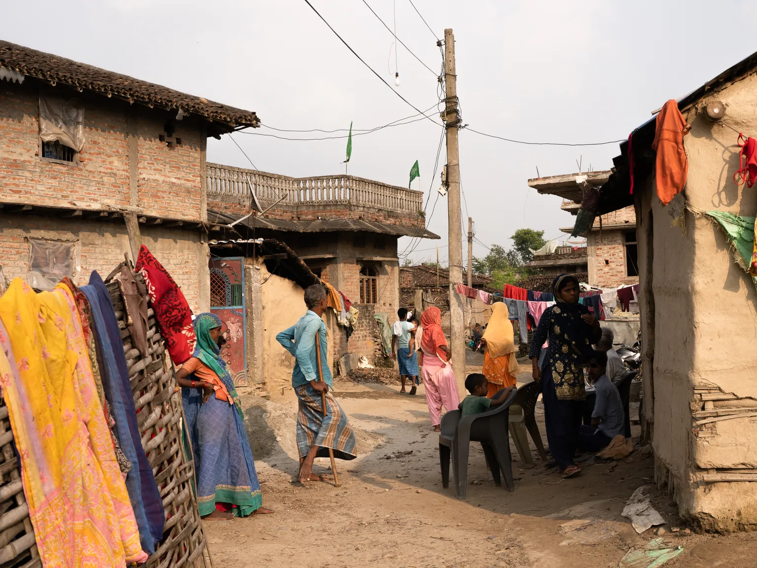 In Sarlahi, unpredictable droughts and heavy rains have devastated crops and livelihoods, increasing household vulnerabilities.