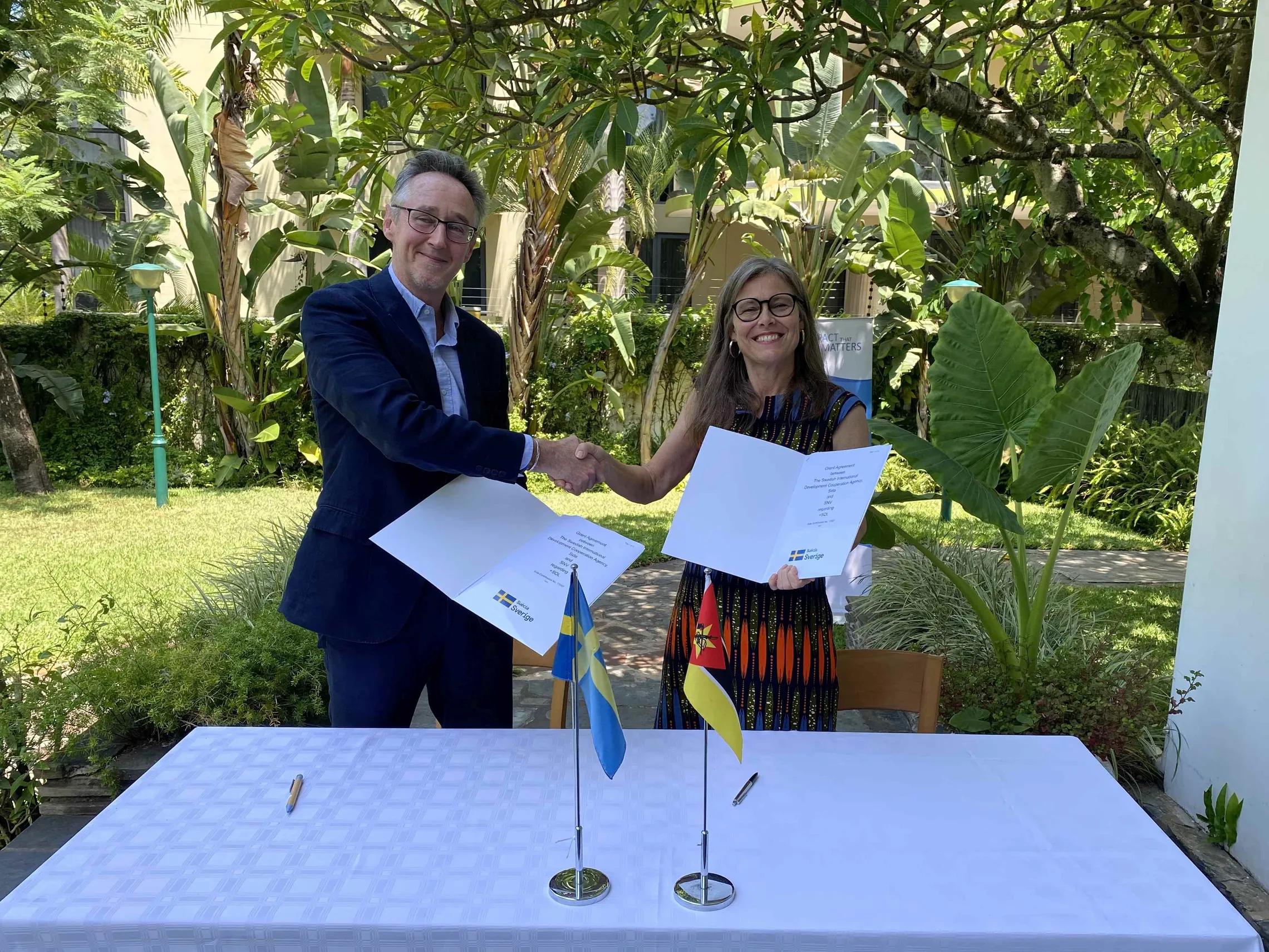 SNV and Swedish government signing +sol