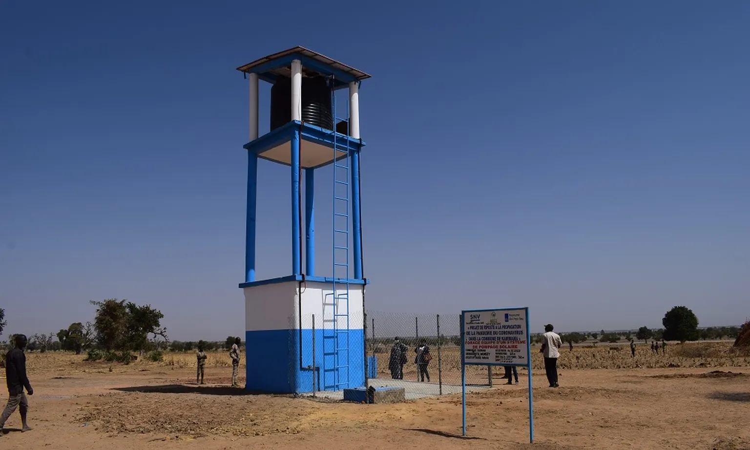 Solar-powered water station by SIA N’SON-ONG in Bako Maka, Municipality of Karimama with concrete support