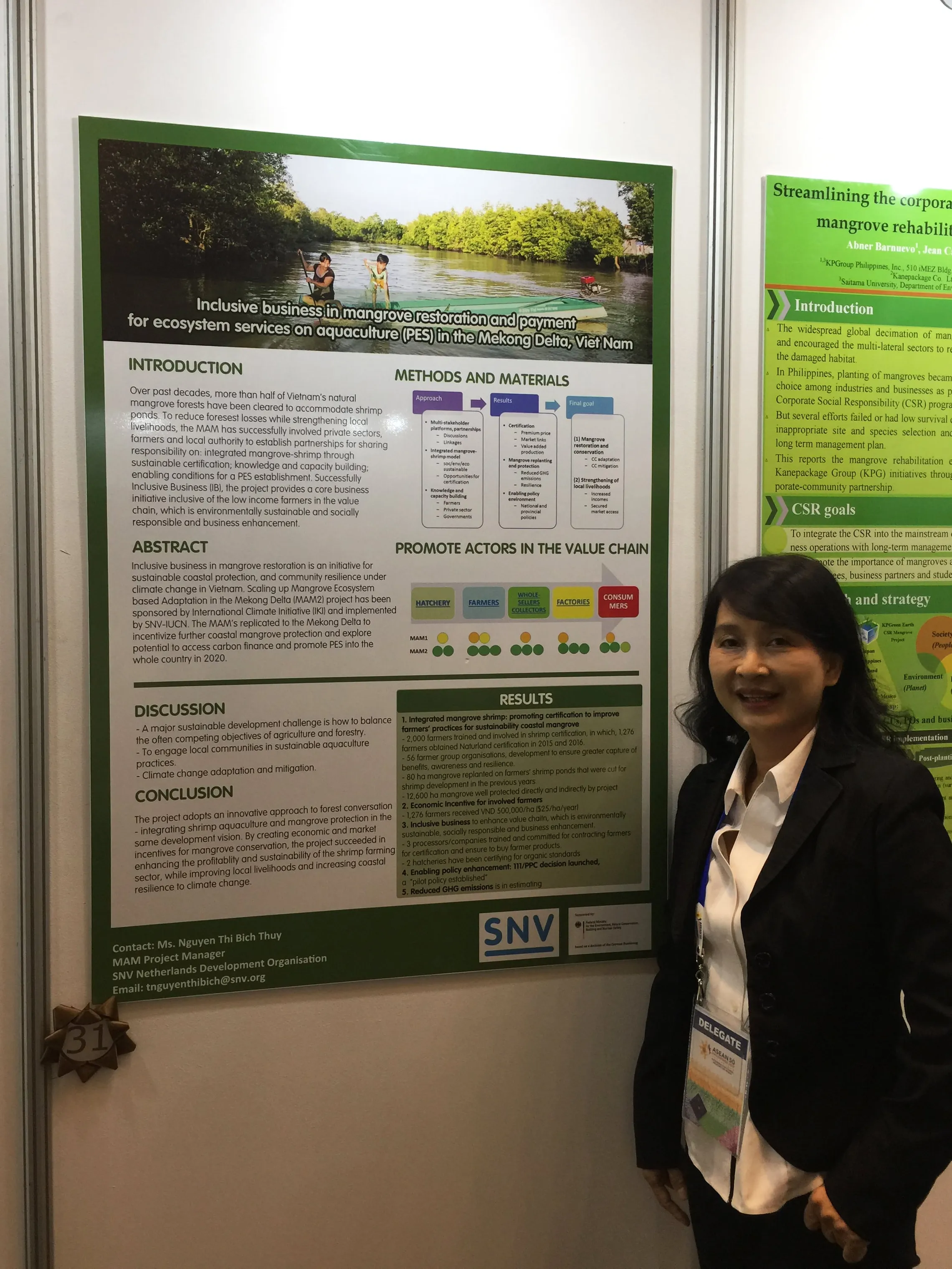 Ms.Thuy gave poster presentation at the event