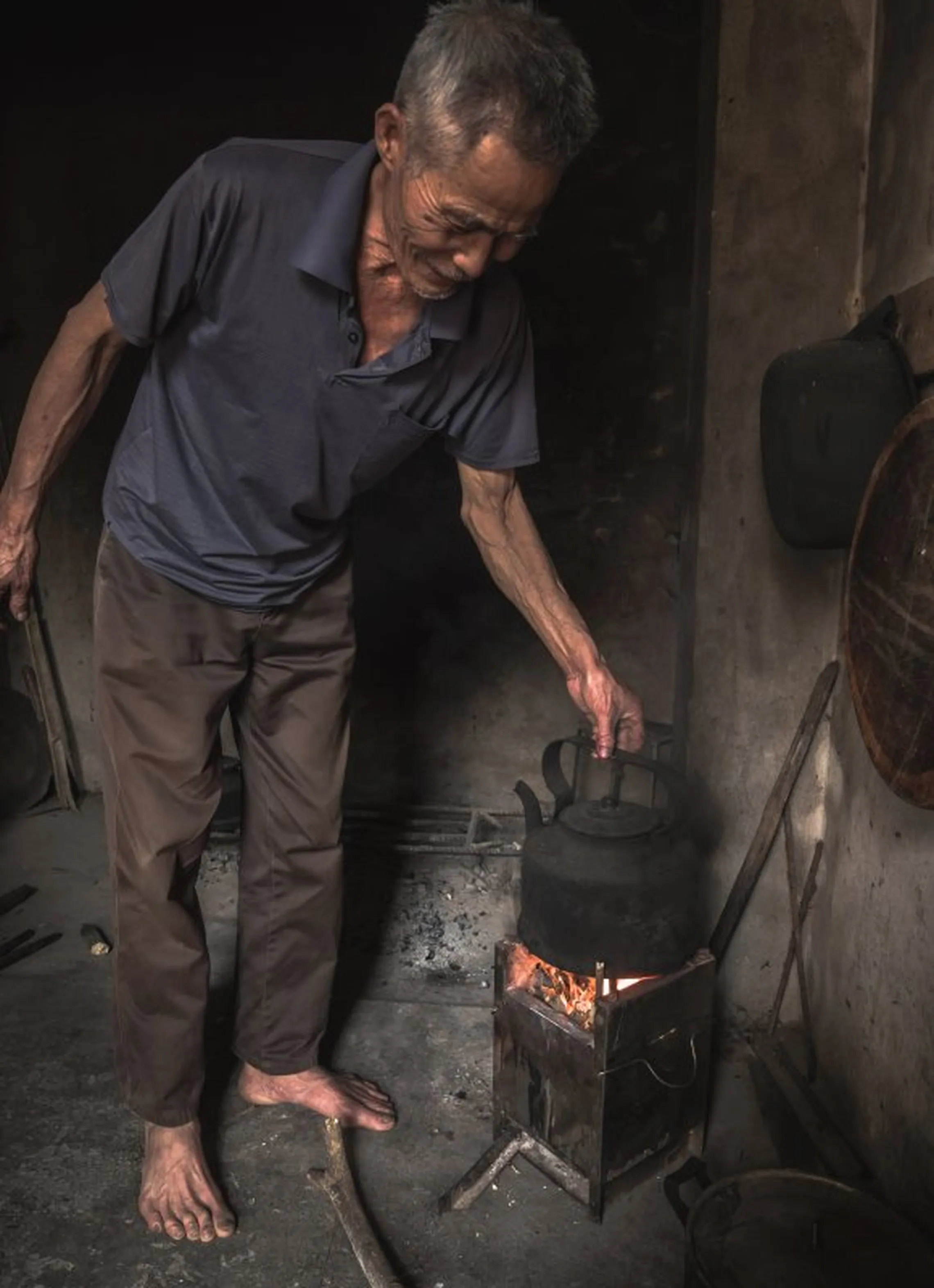 User exposed to behavioural change, now using a clean cookstove