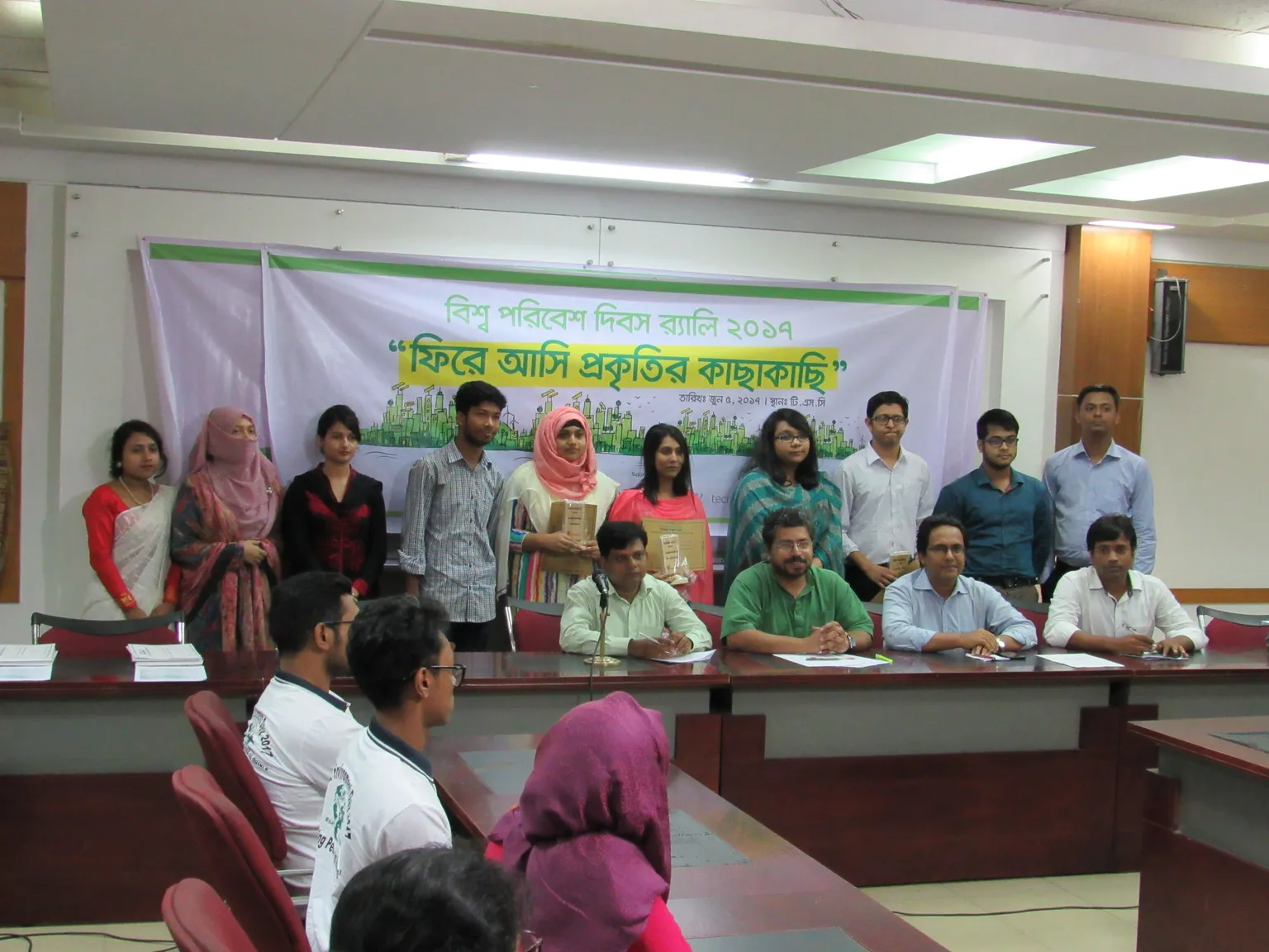 Reconnecting the urban sphere with nature