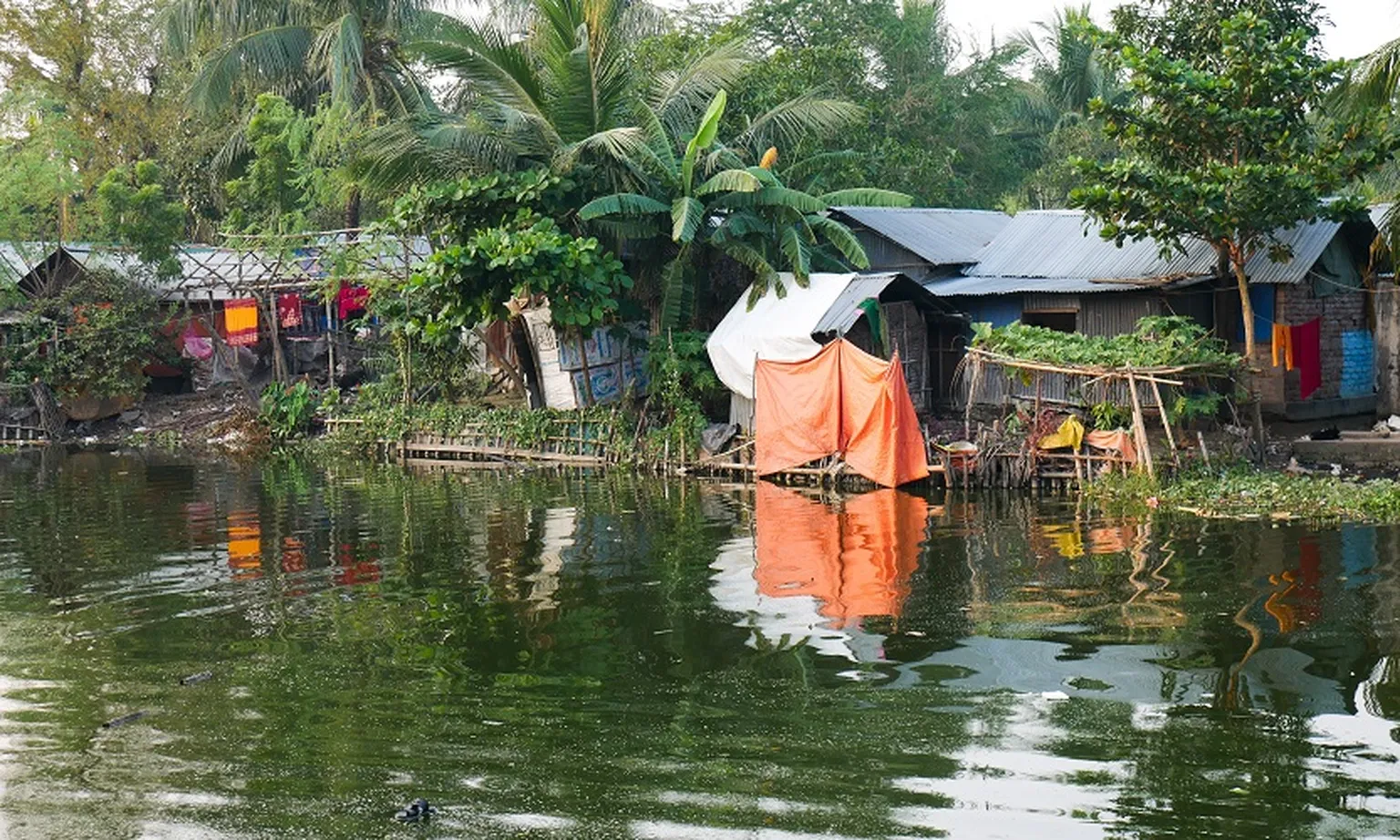 Informal settlement in a fast-growing city in Bangladesh (Photo credit: SNV)