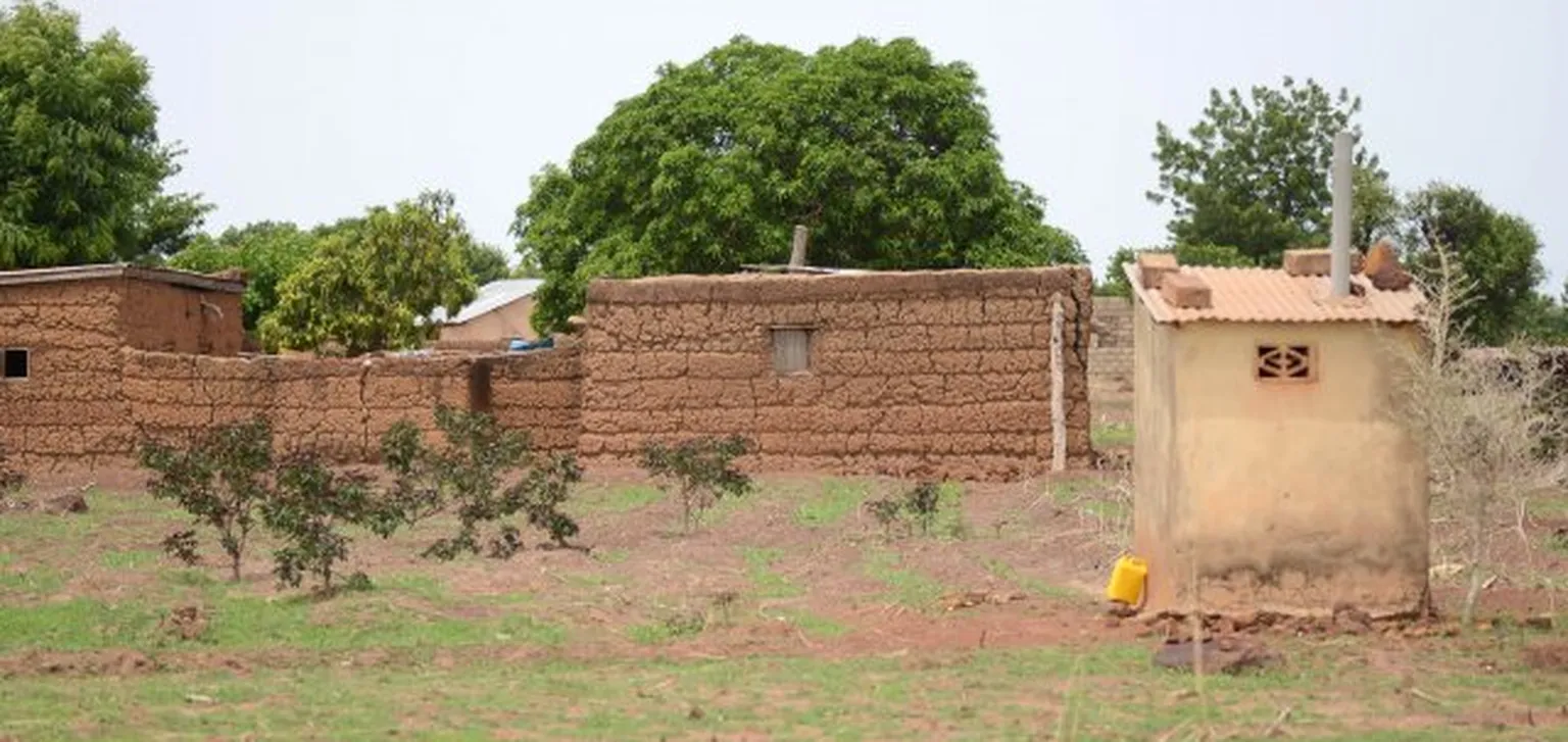 Hut in Piiri