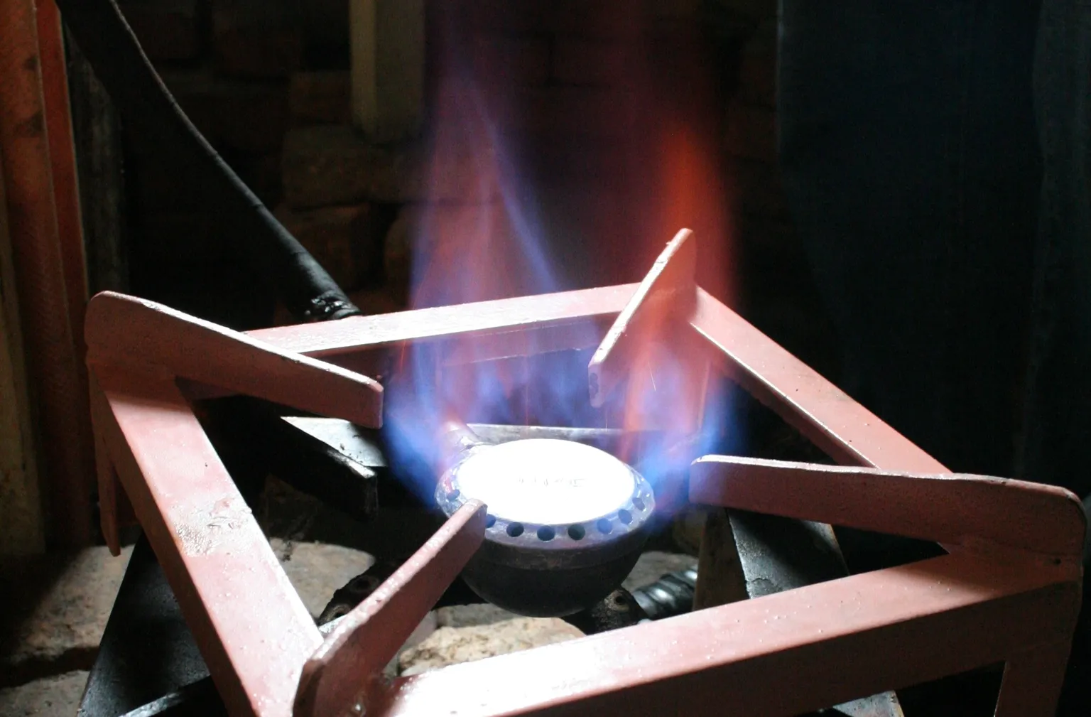 SDG7: Building biogas digesters to provide families with access to clean energy