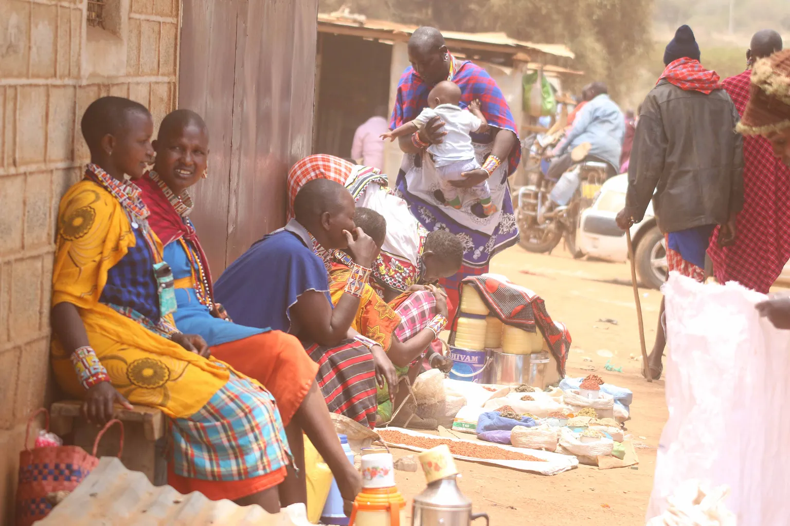 women selling milk kenya